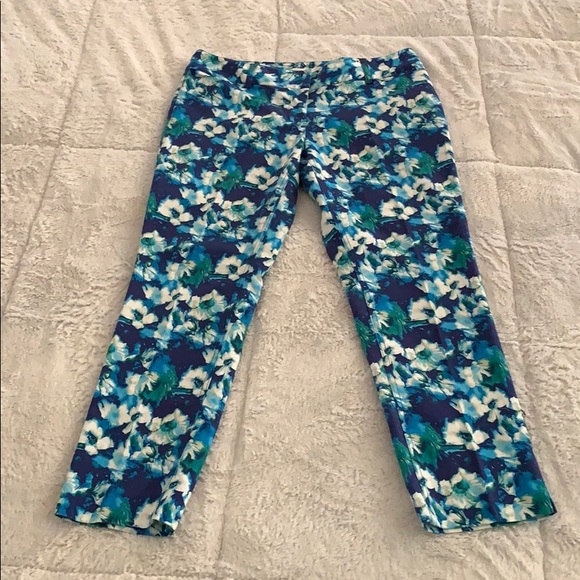 White House Black Market Pants - White House Black Market pants size 8 floral White House Black Market Pants - White House Black Market pants size 8 floral